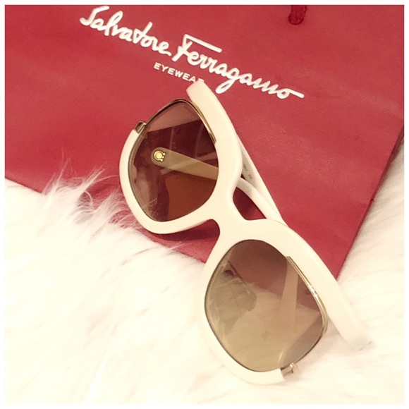 SOLD SALVATORE FERRAGAMO Eyeconic Italian - Picture 4 of 8